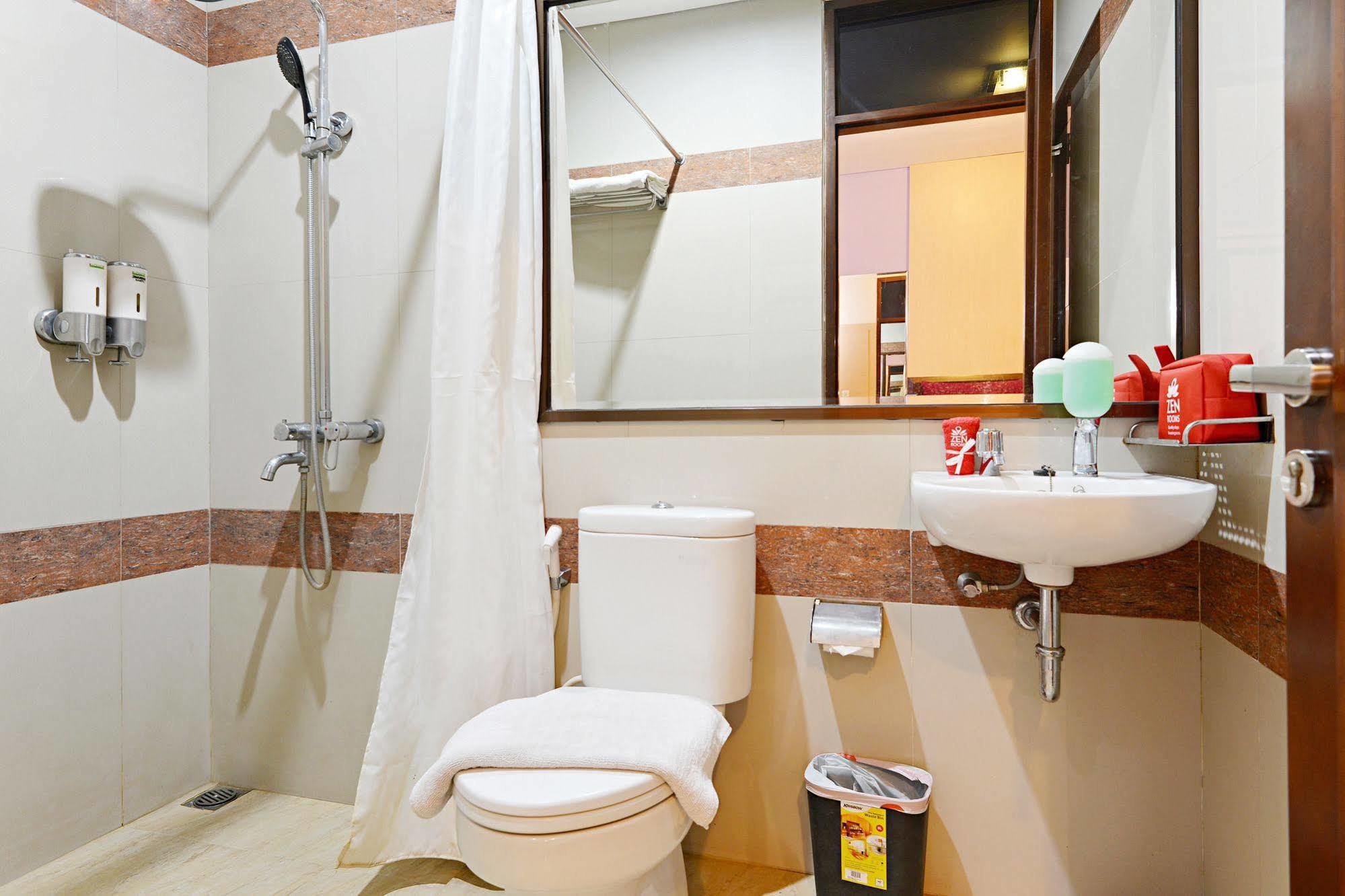 Zen Rooms Riau Natuna Bandung Eksteriør bilde